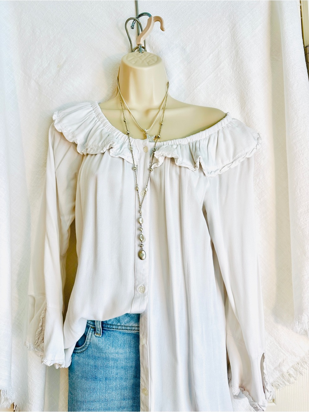 Women’s Off-Shoulder Ruffle Button-Front Blouse in White